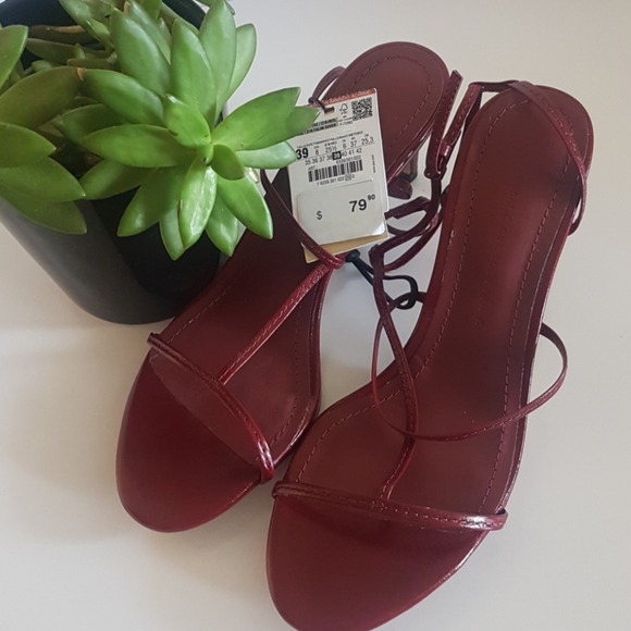 Zara Shoes - 🌺ZARA STRAPPY KITTEN HEELS🌺